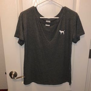 Cute V neck grey top!